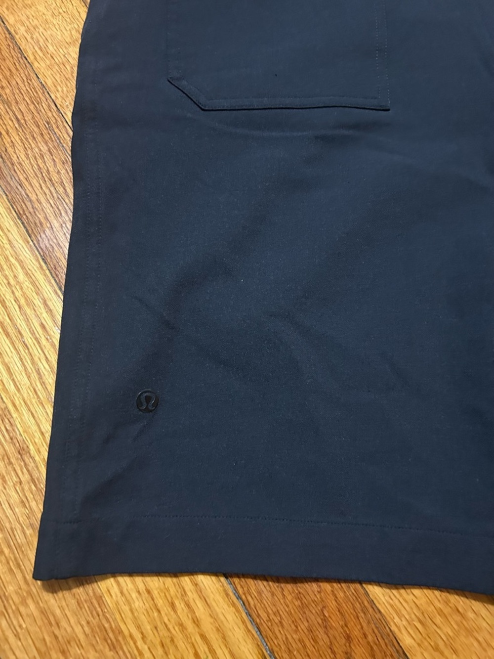 Lululemon Athletica Men's Black Commute Flat Front Golf Short Size 38 - Picture 8 of 9